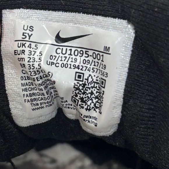 Nike Air Max 95 SE "GS" Black Bright Spruce Size 5 youth or women’s 7 - Picture 10 of 10